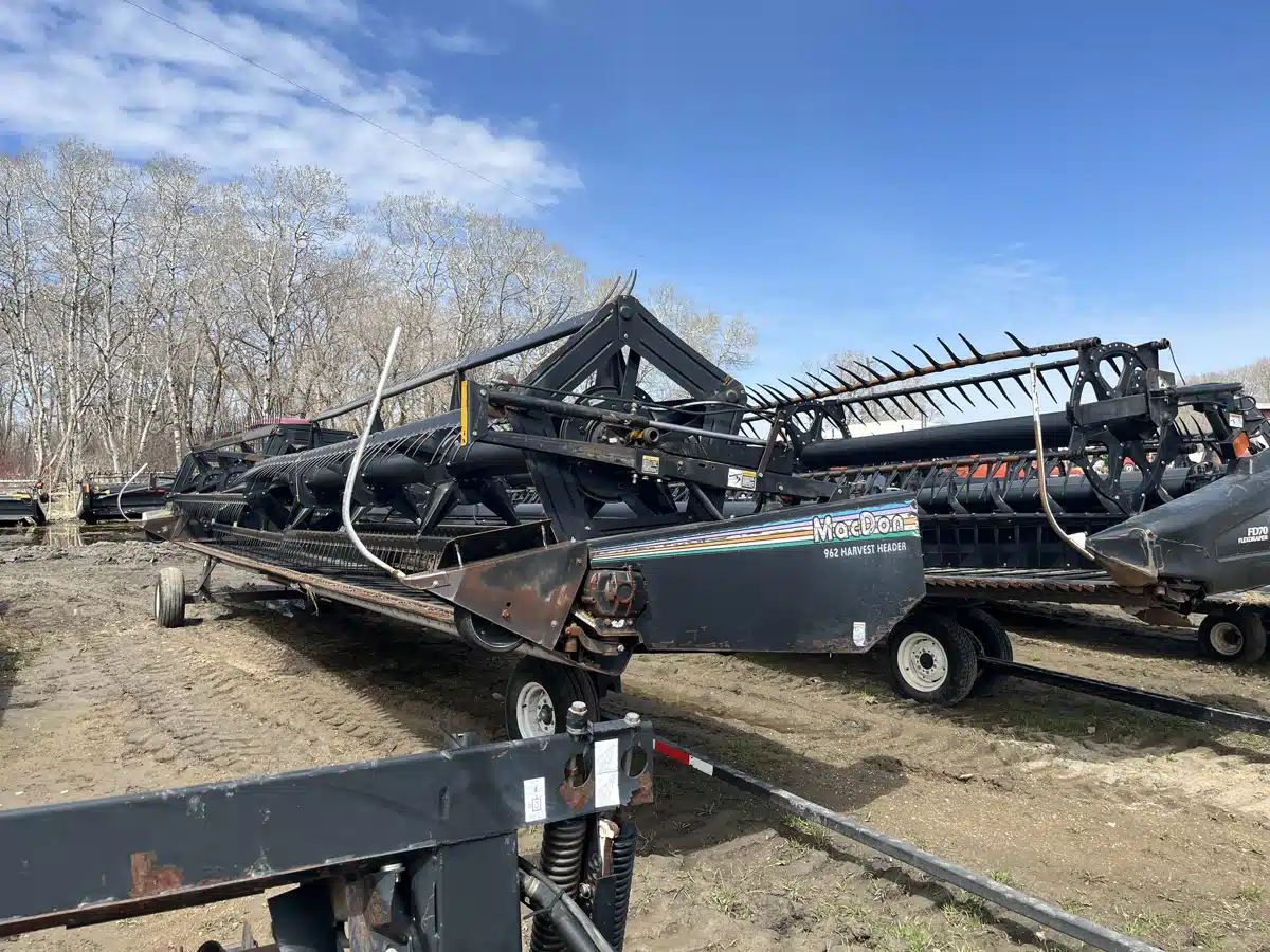 Gallery image 1 for Used 1998 MacDon 962 Header - Draper