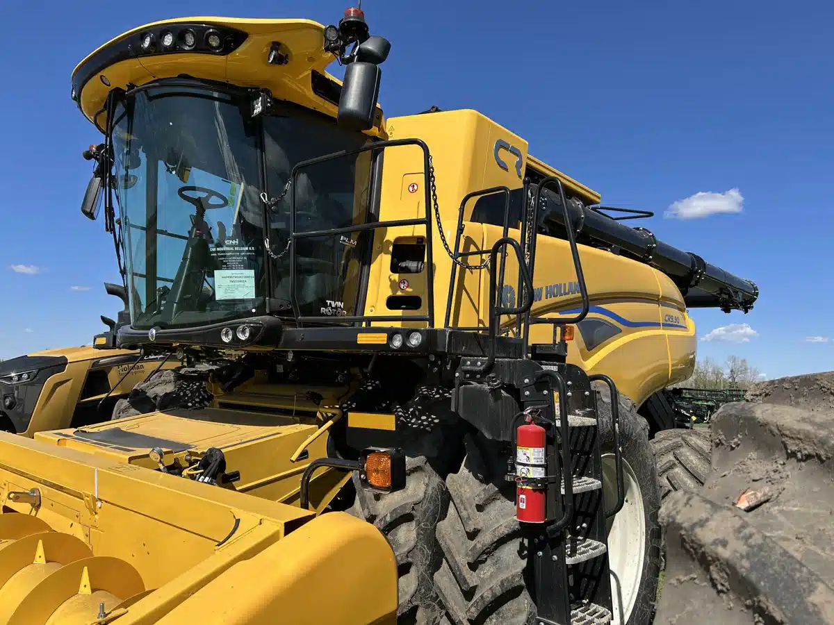 Gallery image 1 for Used 2025 New Holland CR9.90 Combine