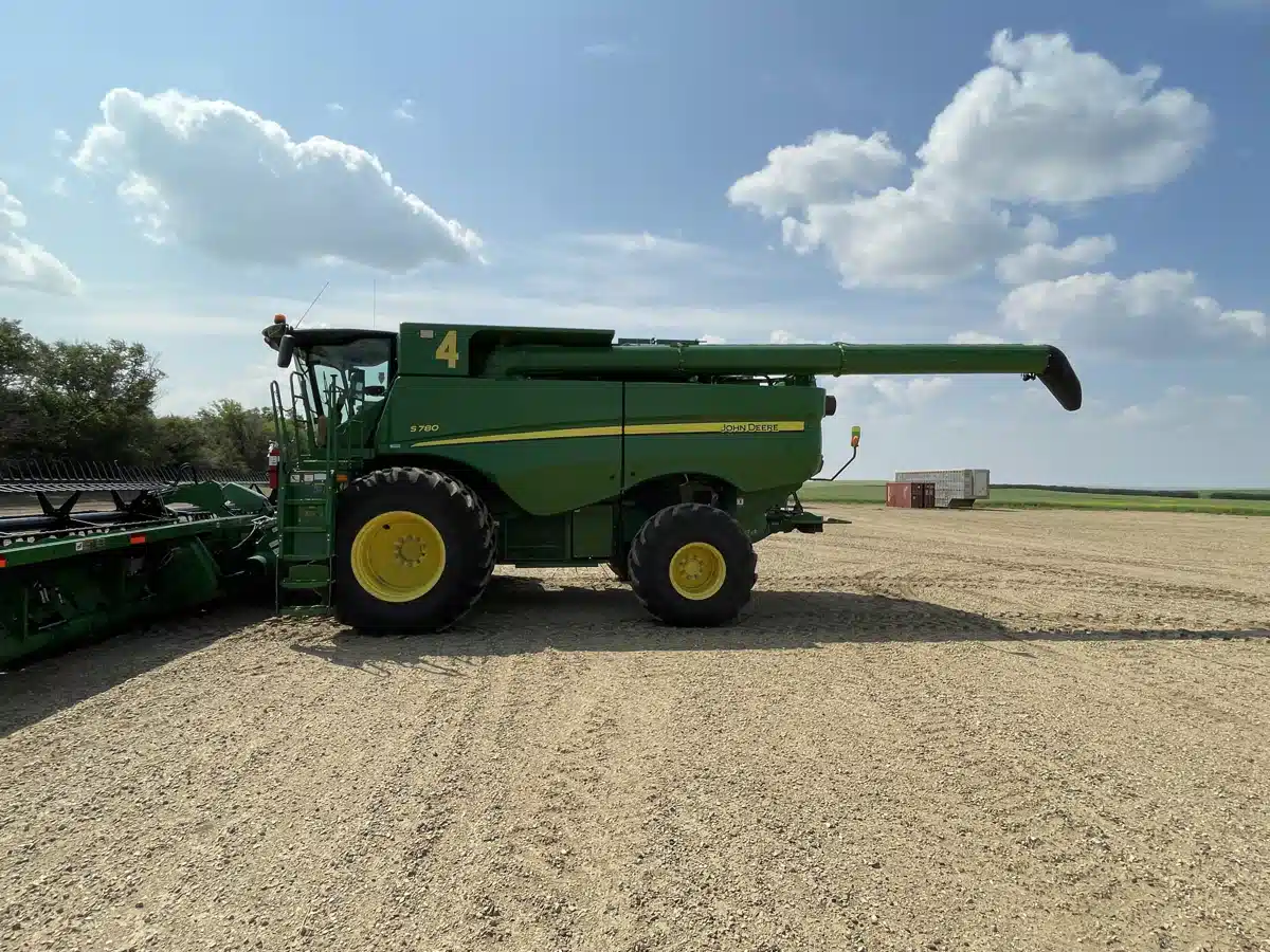 Gallery image 2 for Used 2018 John Deere S780 Combine