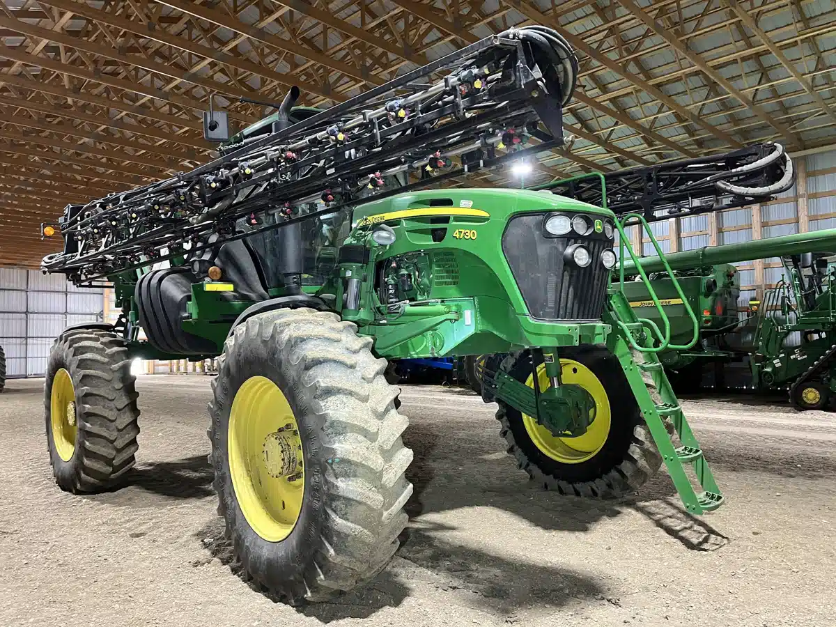 Gallery image 2 for Used 2014 John Deere 4730 Sprayer - Self Propelled