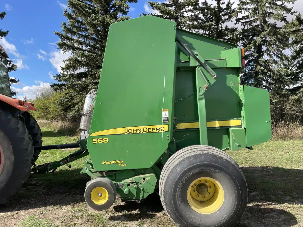 Gallery image 2 for Used 2012 John Deere 568 Round Baler