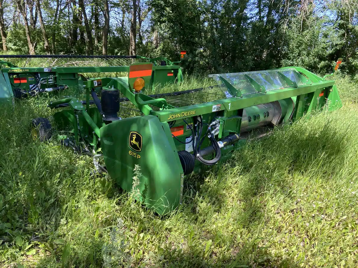Gallery image 1 for Used 2018 John Deere 615P Header - Draper