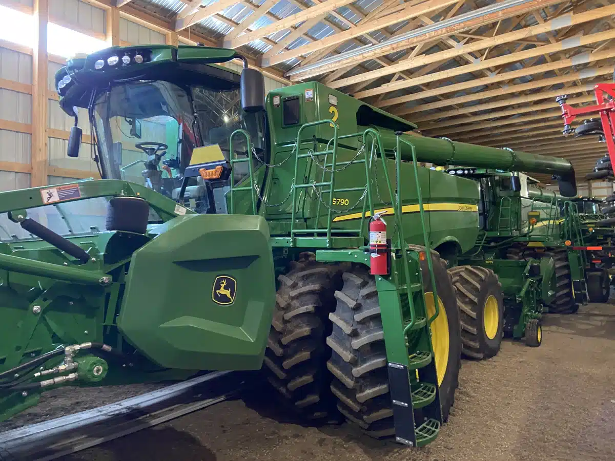 Gallery image 1 for Used 2021 John Deere S790 Combine