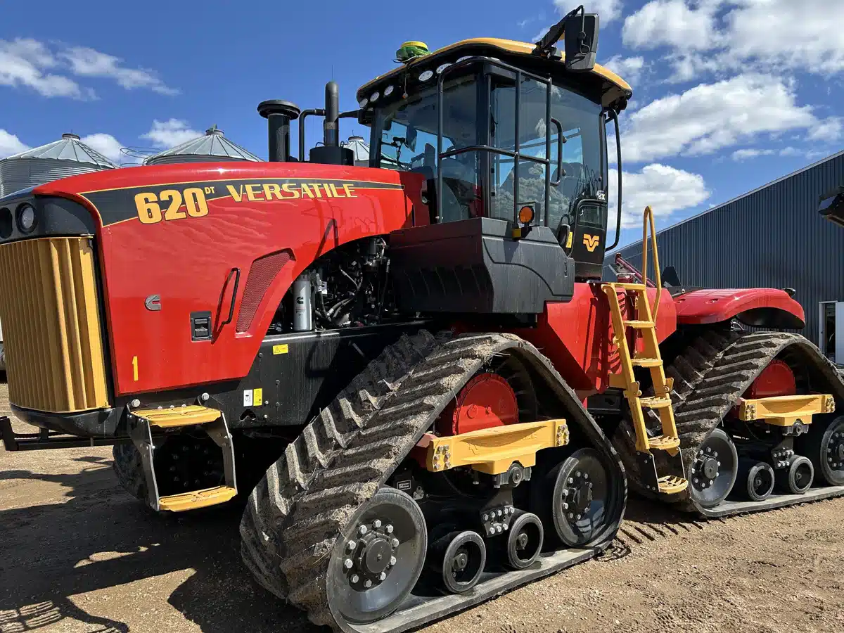 Gallery image 1 for Used 2023 Versatile 620DT Tractor