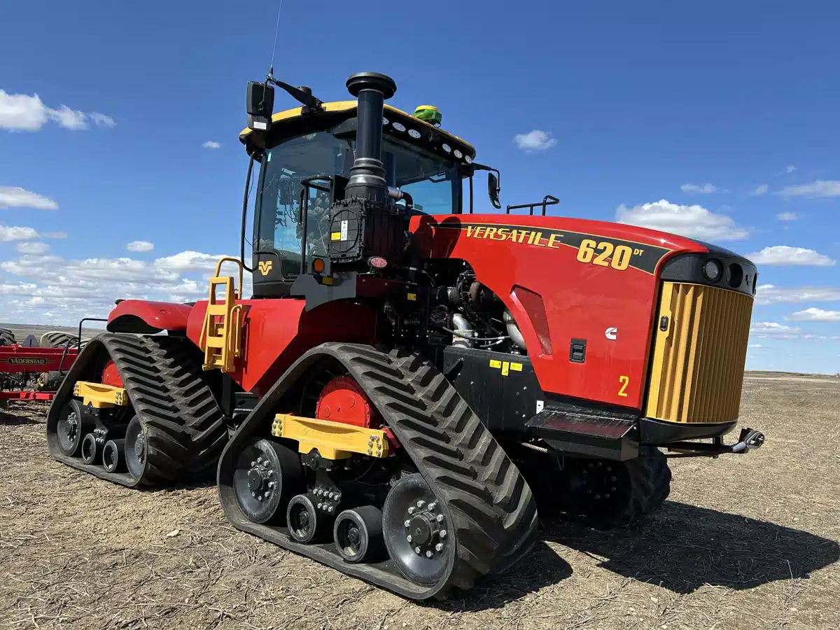 Gallery image 2 for Used 2023 Versatile 620DT Tractor