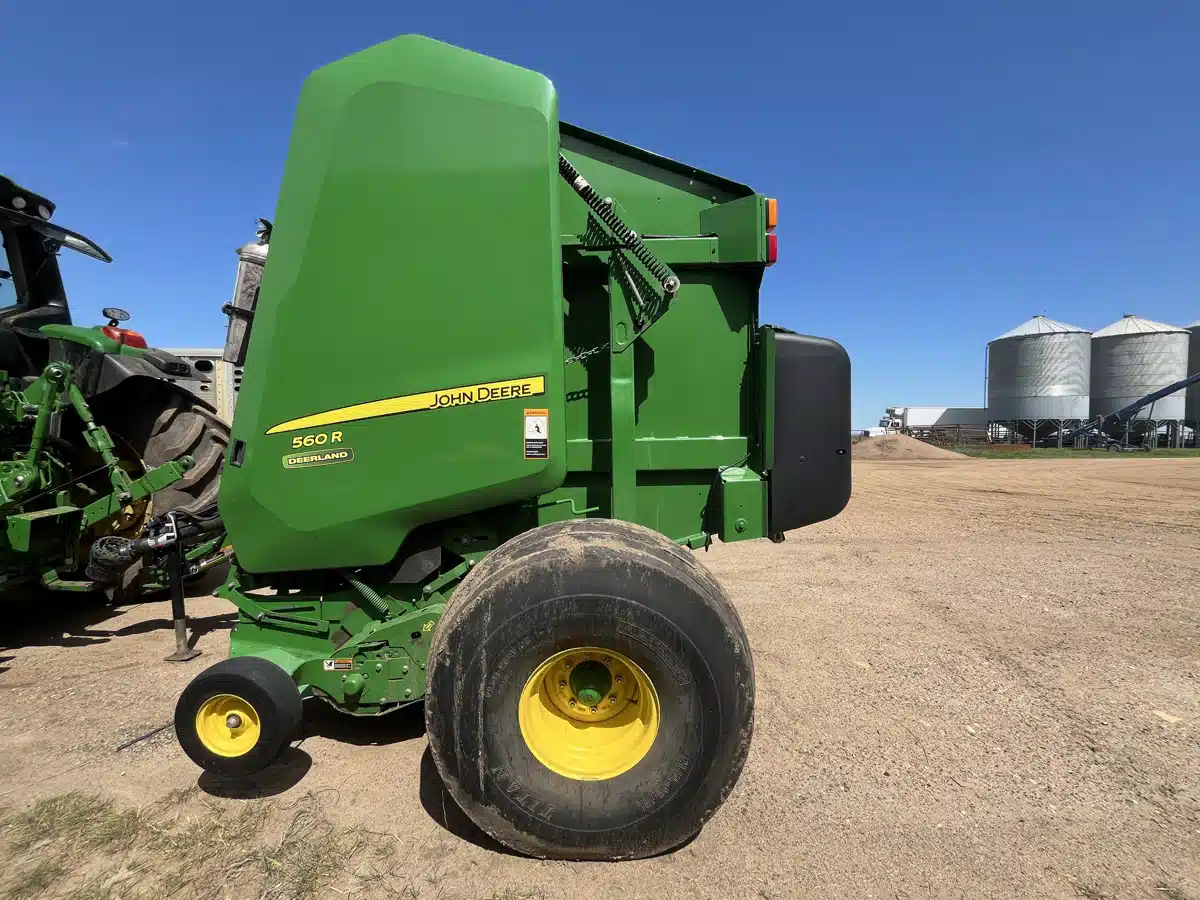 Gallery image 2 for Used 2021 John Deere 560R Round Baler