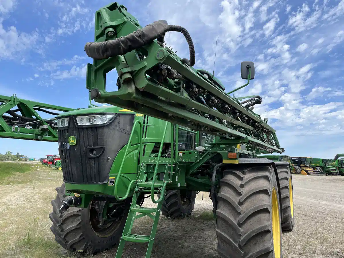 Gallery image 1 for Used 2018 John Deere R4045 Sprayer - Self Propelled