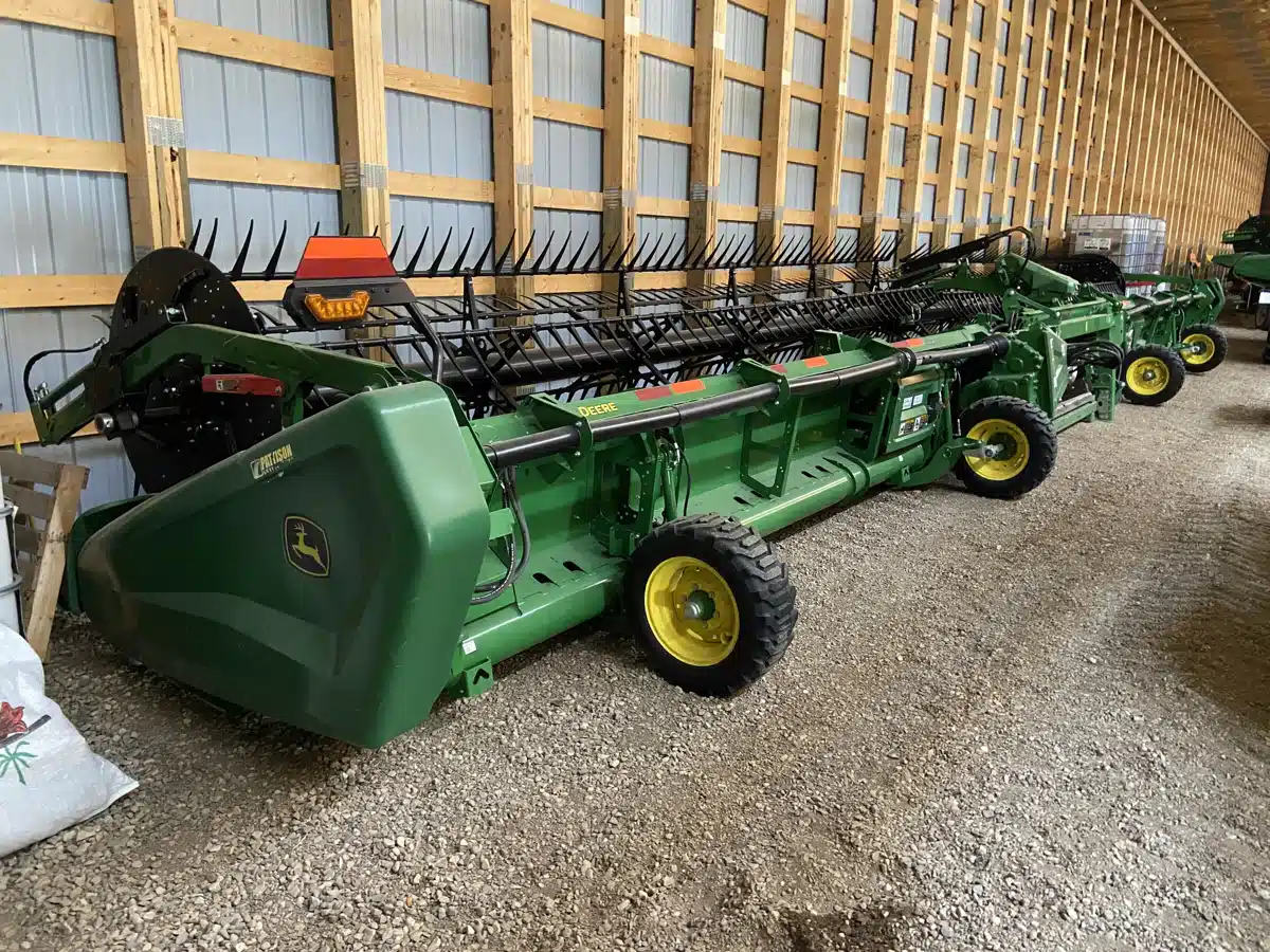 Gallery image 1 for Used 2022 John Deere HD50R Header - Draper