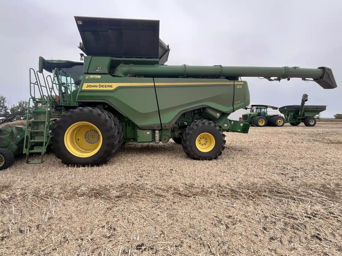 Gallery image 2 for Used 2022 John Deere X9 1100 Combine
