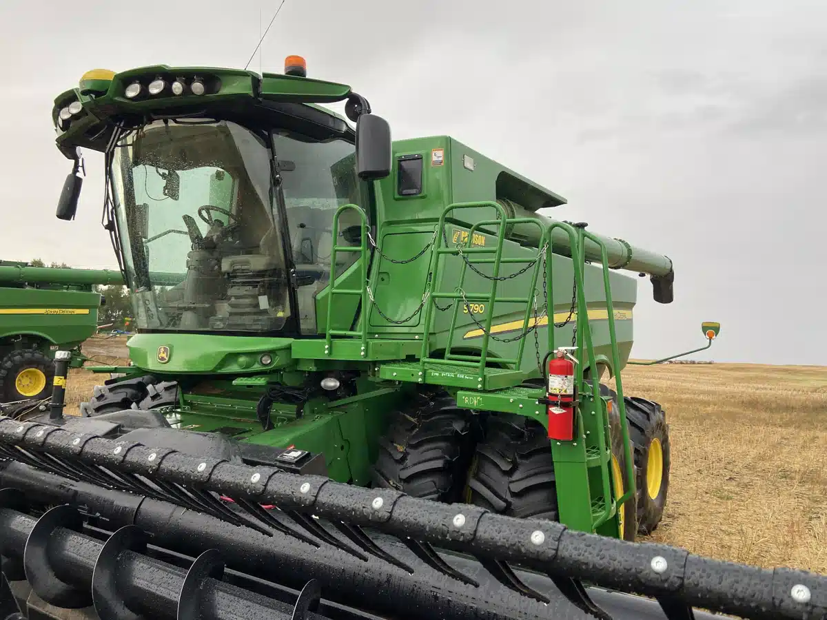 Gallery image 1 for Used 2019 John Deere S790 Combine