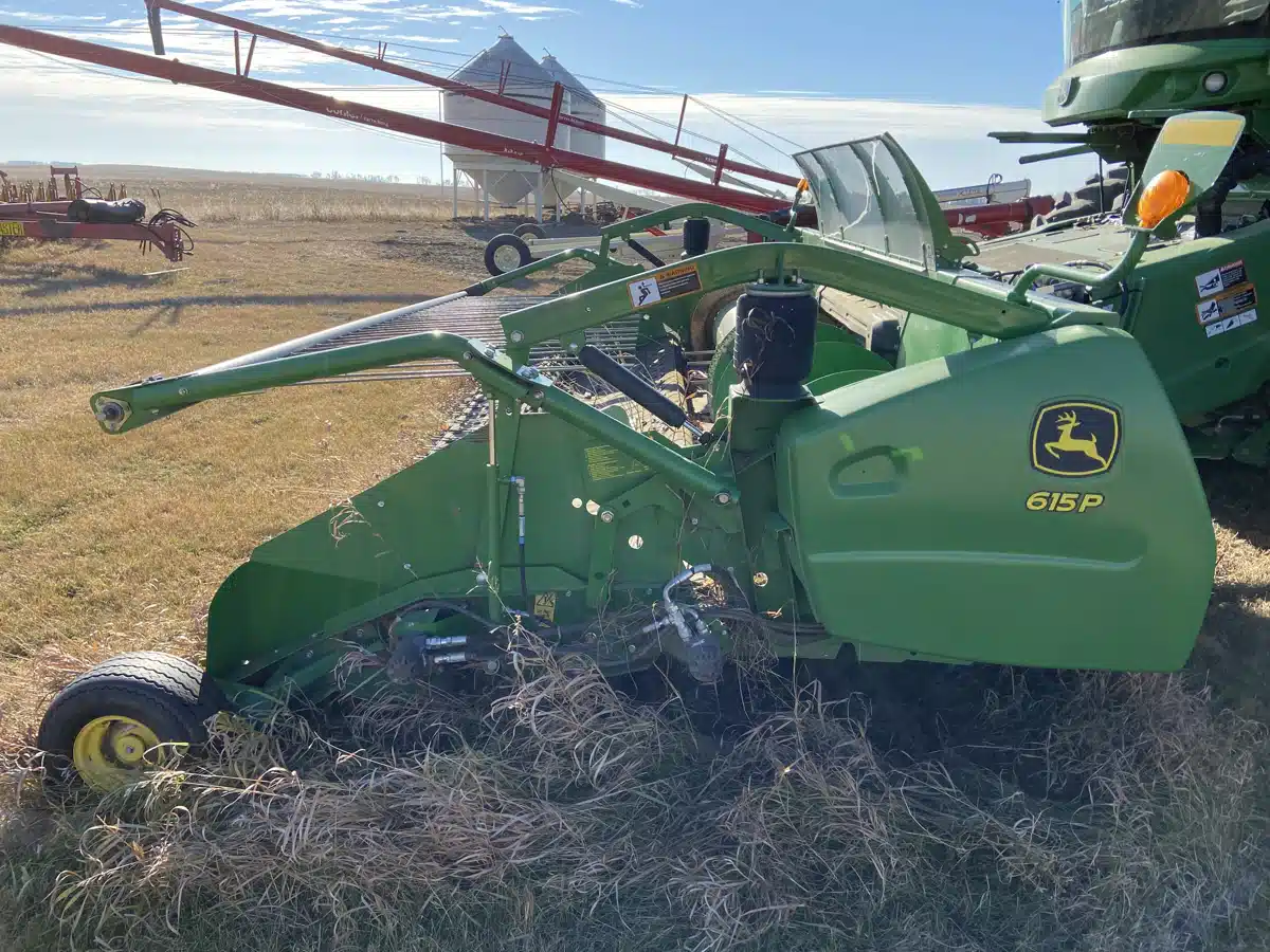 Gallery image 2 for Used 2015 John Deere 615P Header - Pickup
