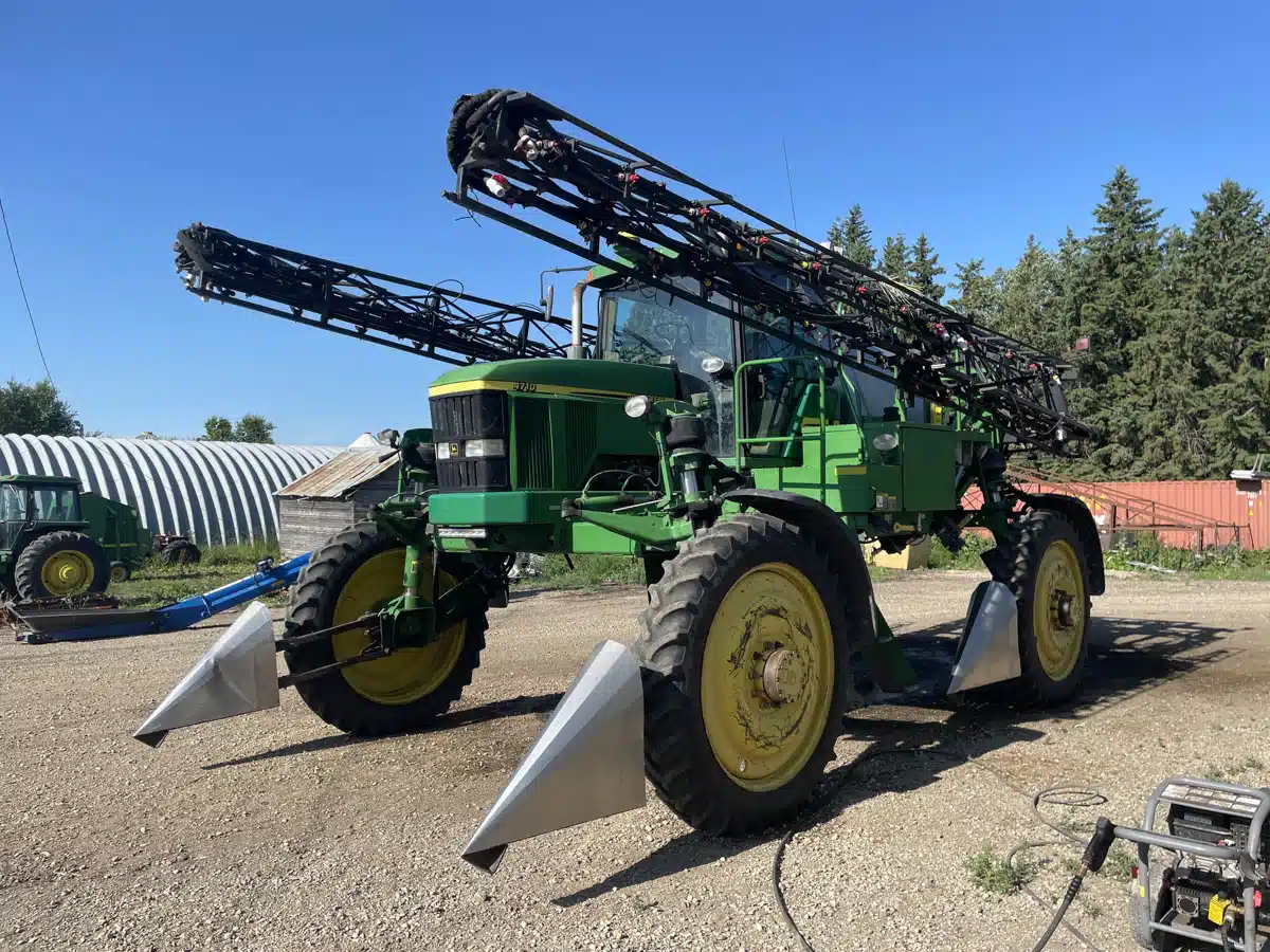 Gallery image 1 for Used 2003 John Deere 4710 Sprayer - Self Propelled