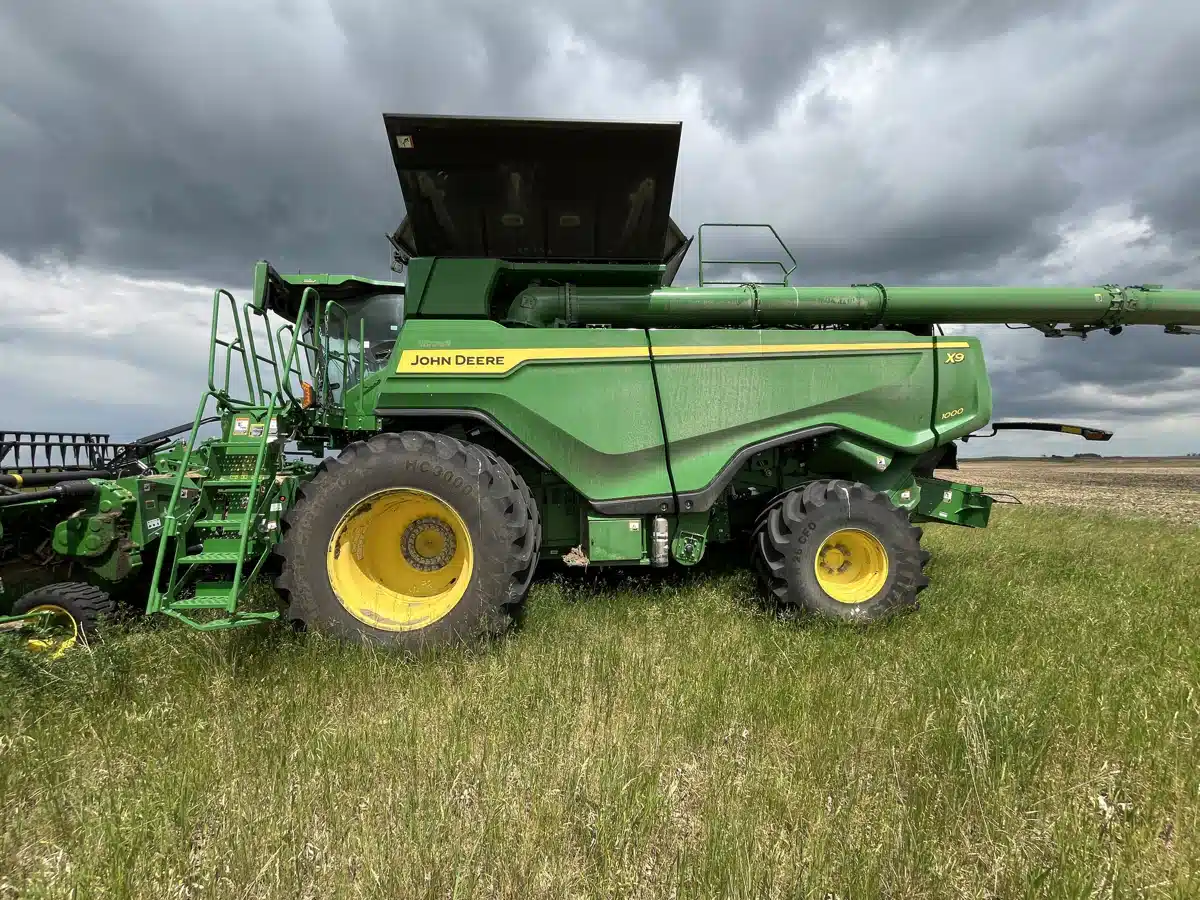 Gallery image 2 for Used 2023 John Deere X9 1000 Combine