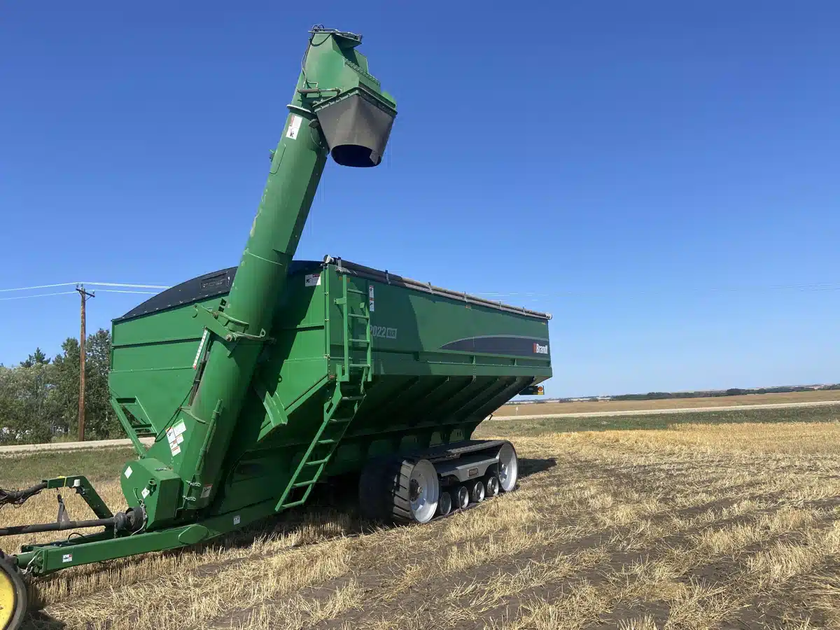 Gallery image 1 for Used 2018 Brandt 2022DXR Grain Cart