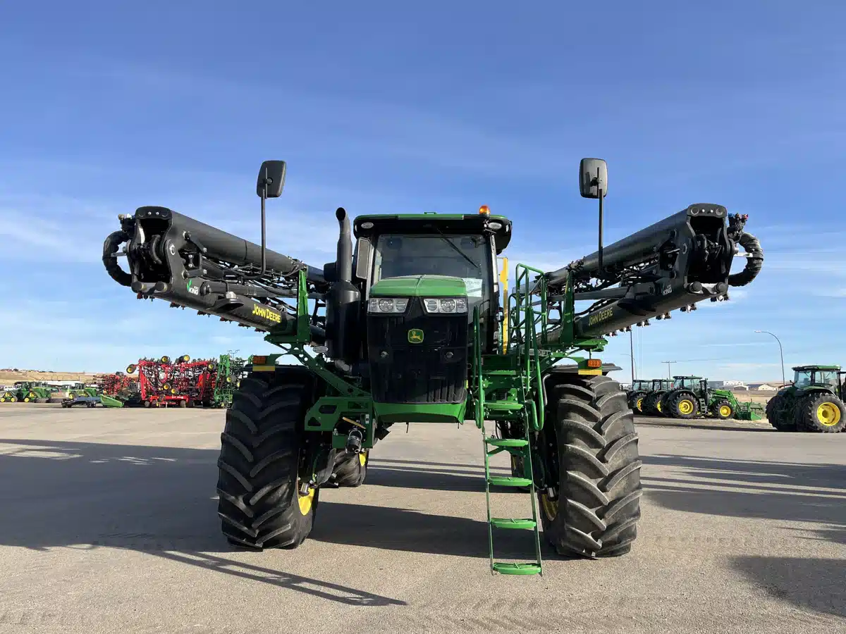 Gallery image 2 for Used 2018 John Deere R4045 Sprayer - Self Propelled