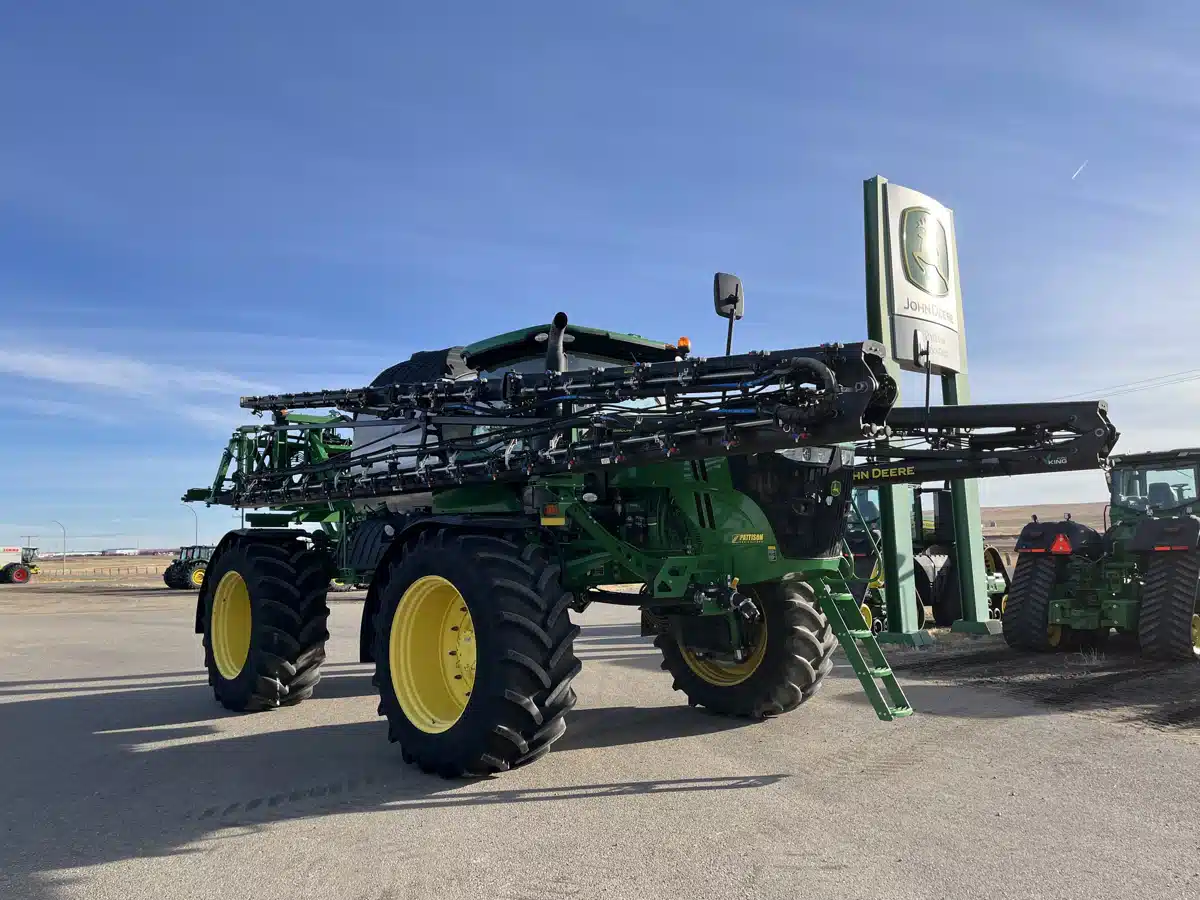 Gallery image 1 for Used 2018 John Deere R4045 Sprayer - Self Propelled