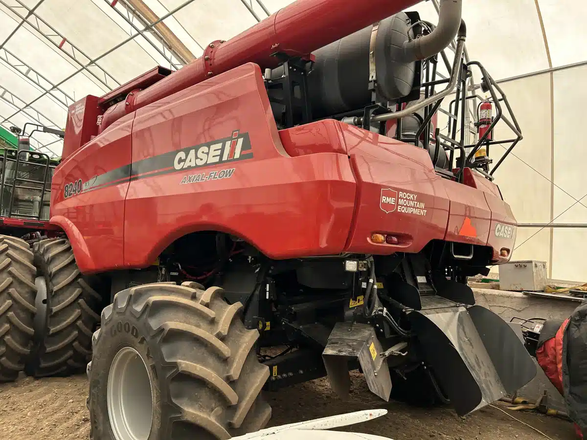 Gallery image 2 for Used 2017 Case IH 8240 Combine