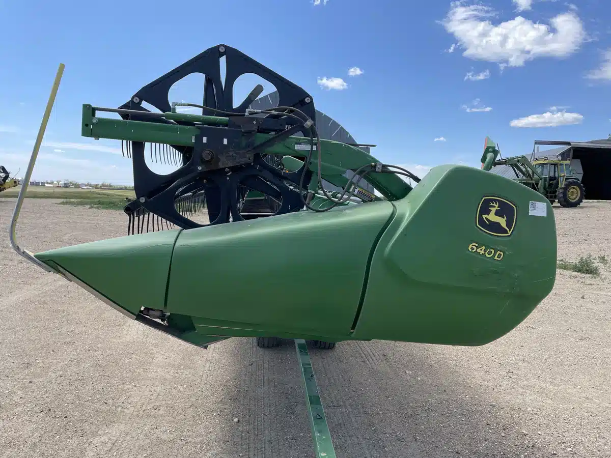 Gallery image 2 for Used 2013 John Deere 640D Harvester