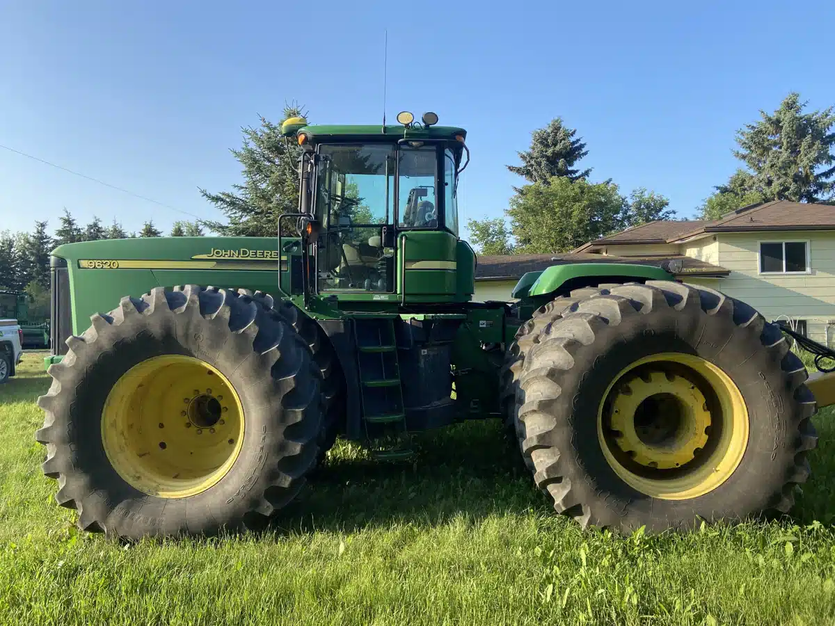 Gallery image 2 for 2006 John Deere 9620 Tractor