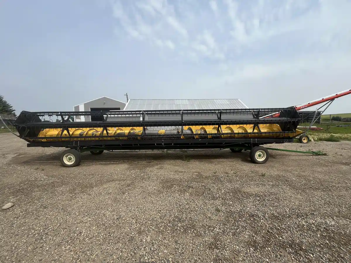 Gallery image 2 for Used 2011 New Holland 74C Header - Flex