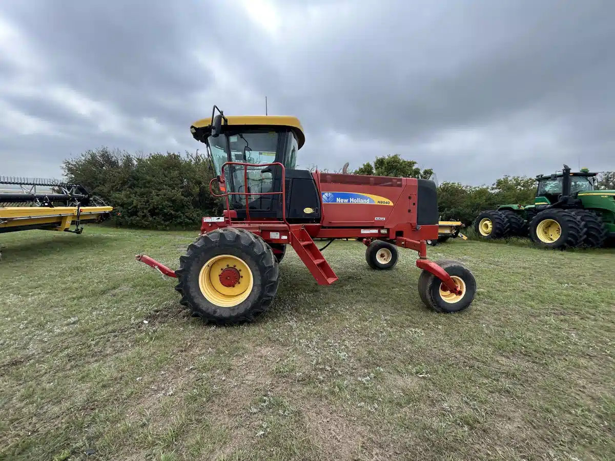 Gallery image 2 for Used 2012 New Holland H8040 Windrower