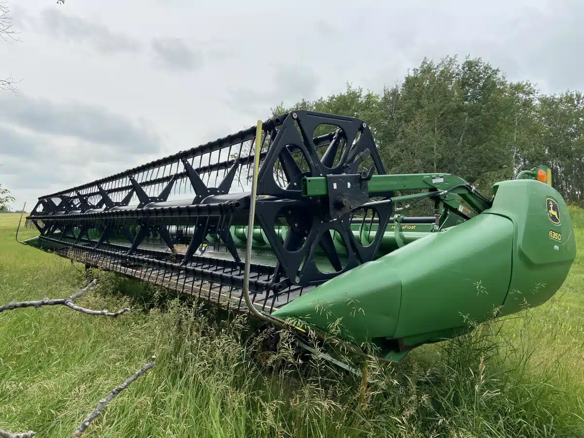 Gallery image 1 for Used 2012 John Deere 635D Header - Draper