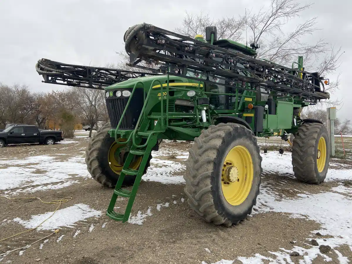 Gallery image 1 for Used 2012 John Deere 4830 Sprayer - Self Propelled