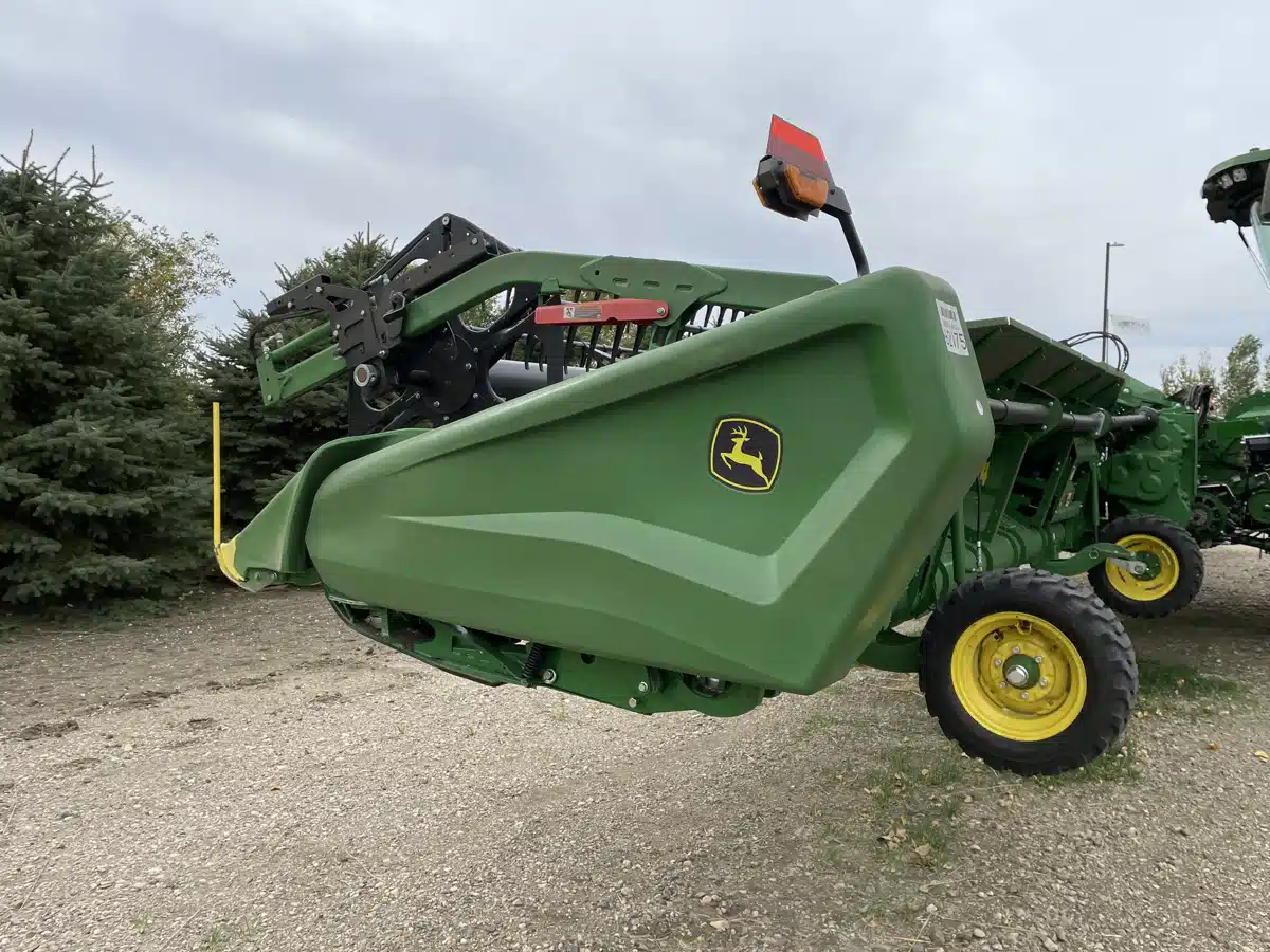 Gallery image 1 for Used 2024 John Deere HD50F Header - Flex