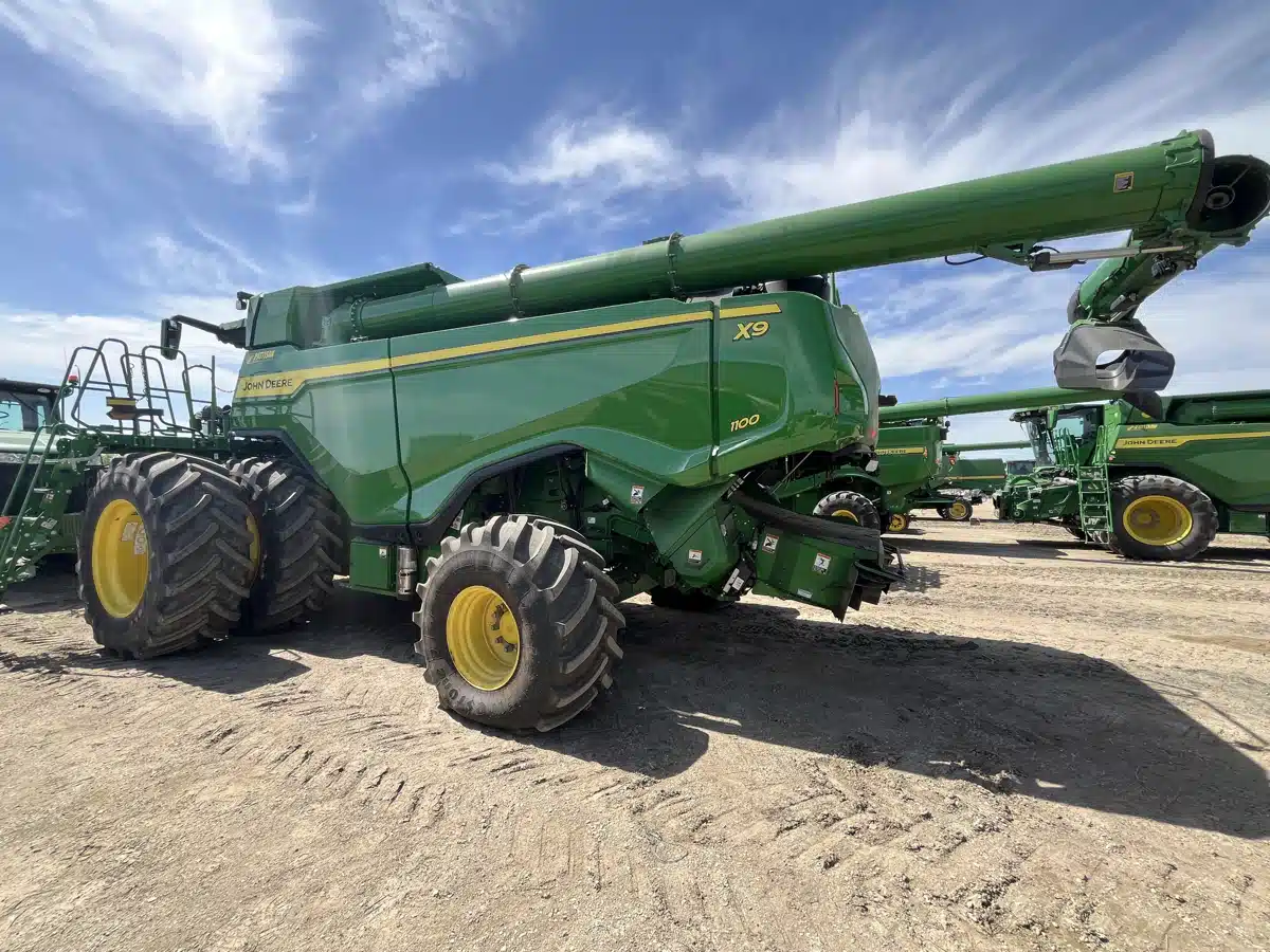 Gallery image 2 for 2024 John Deere X9 1100 Combine