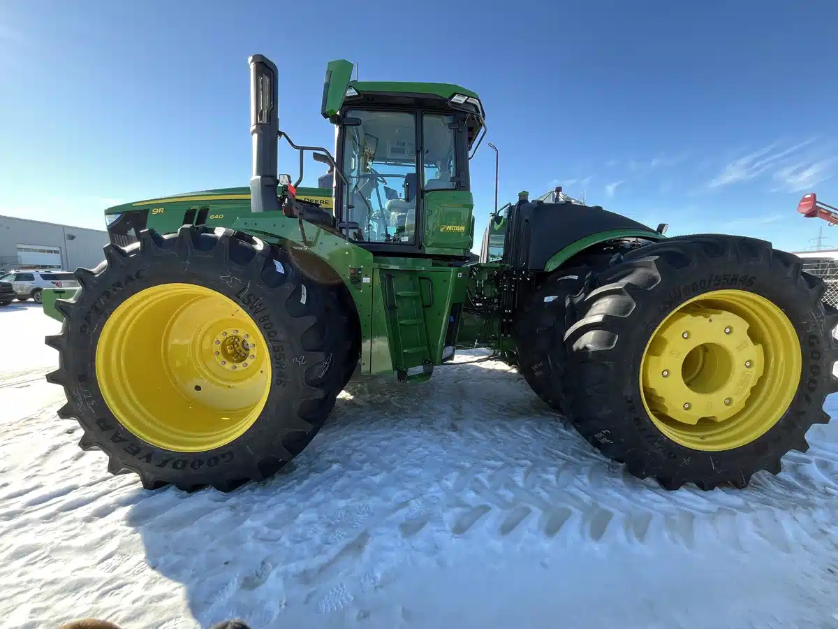 Gallery image 2 for Used 2025 John Deere 9R 640 Tractor
