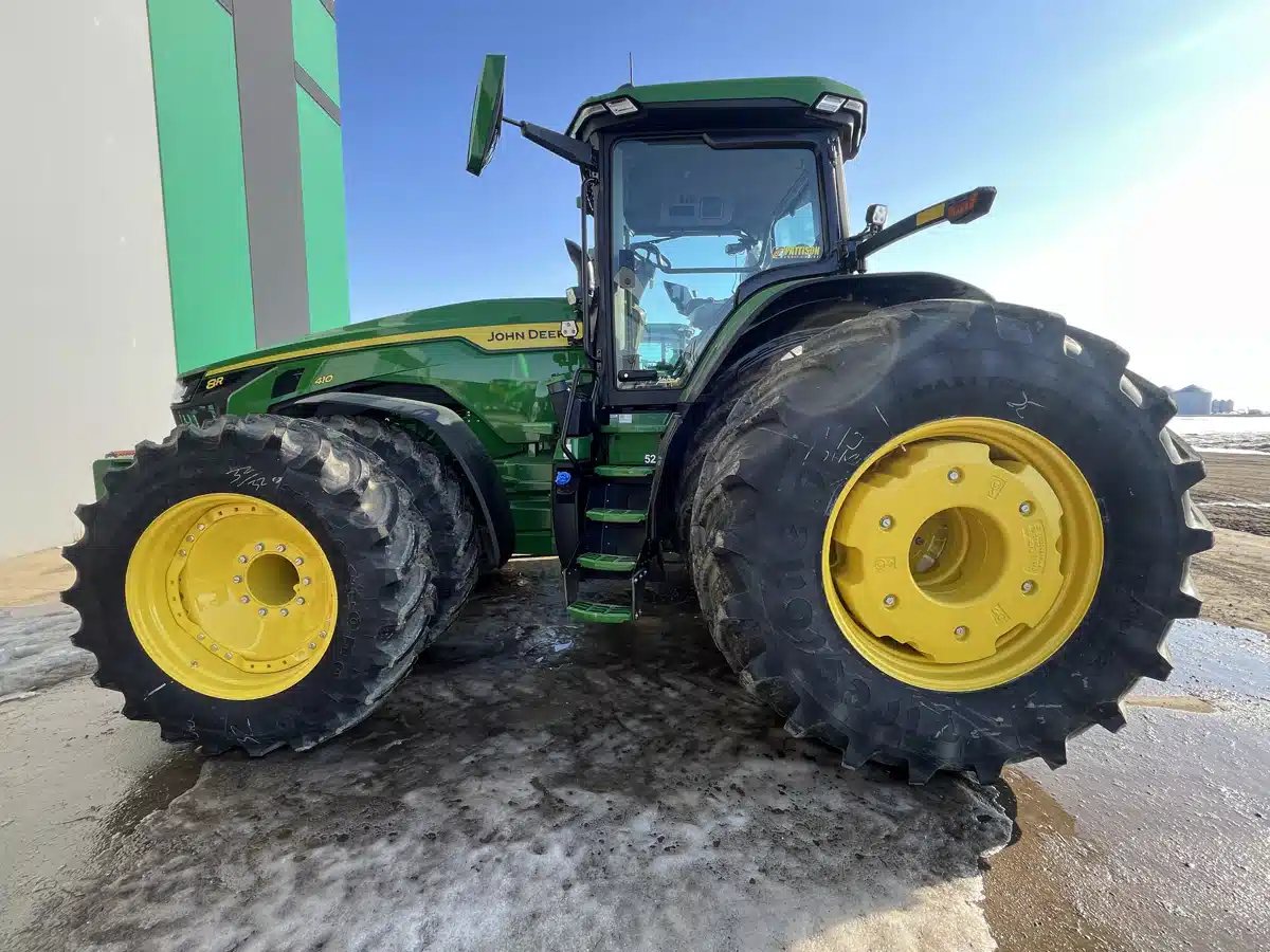 Gallery image 2 for 2025 John Deere 8R 410 Tractor