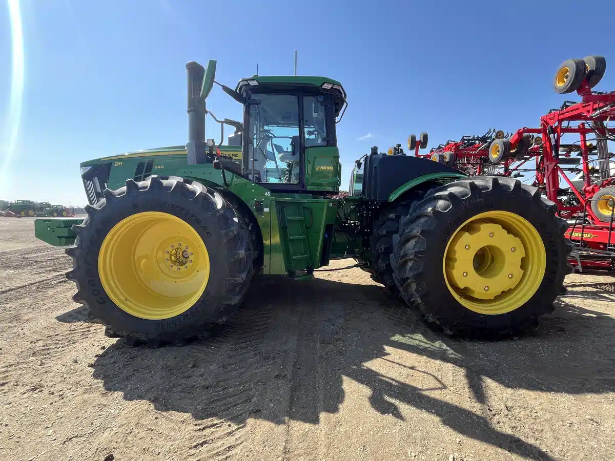 Gallery image 2 for 2025 John Deere 9R 640 Tractor