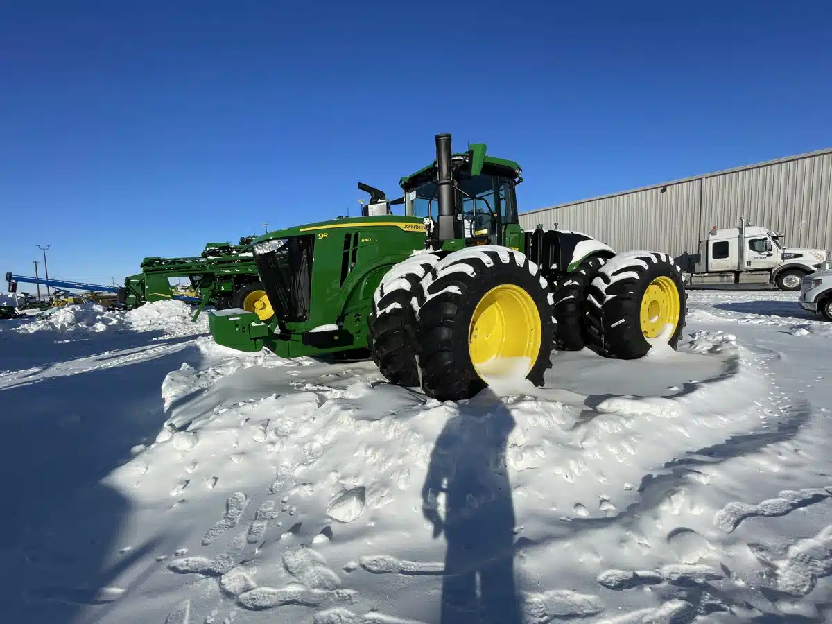 Gallery image 1 for 2025 John Deere 9R 640 Tractor