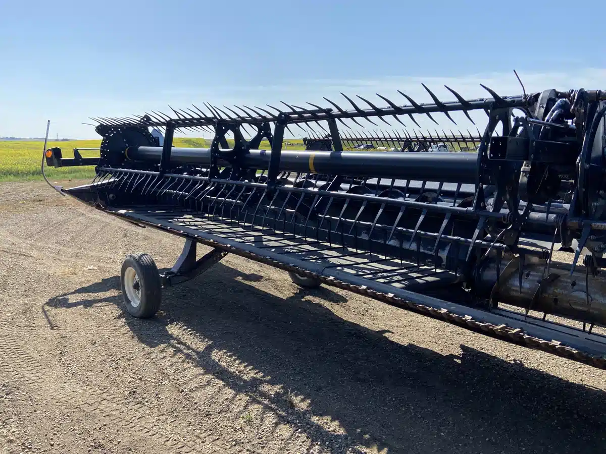 Gallery image 2 for Used 2017 MacDon FD75 Header - Flex Draper