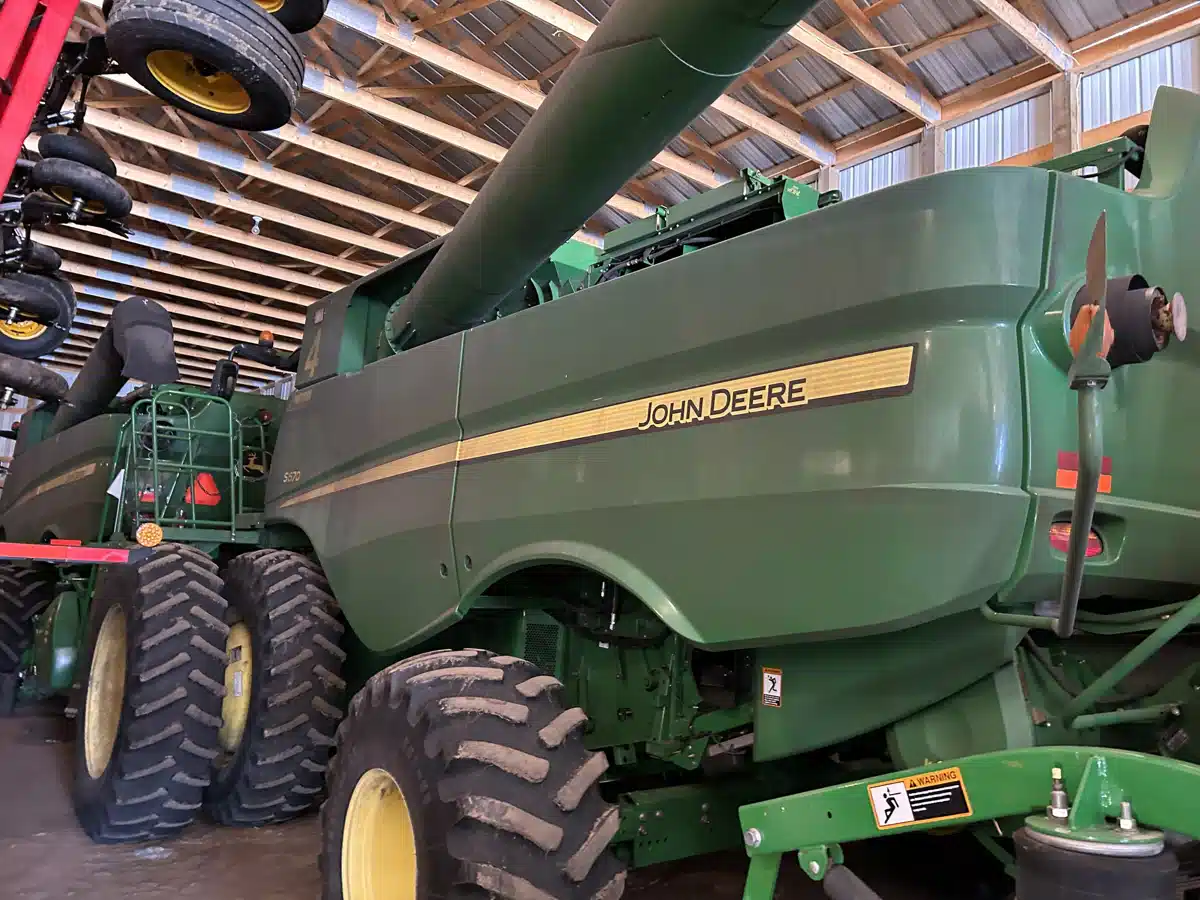 Gallery image 2 for Used 2013 John Deere S670 Combine