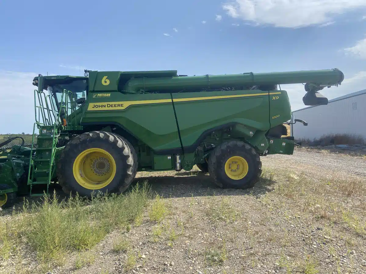Gallery image 2 for 2023 John Deere X9 1000 Combine