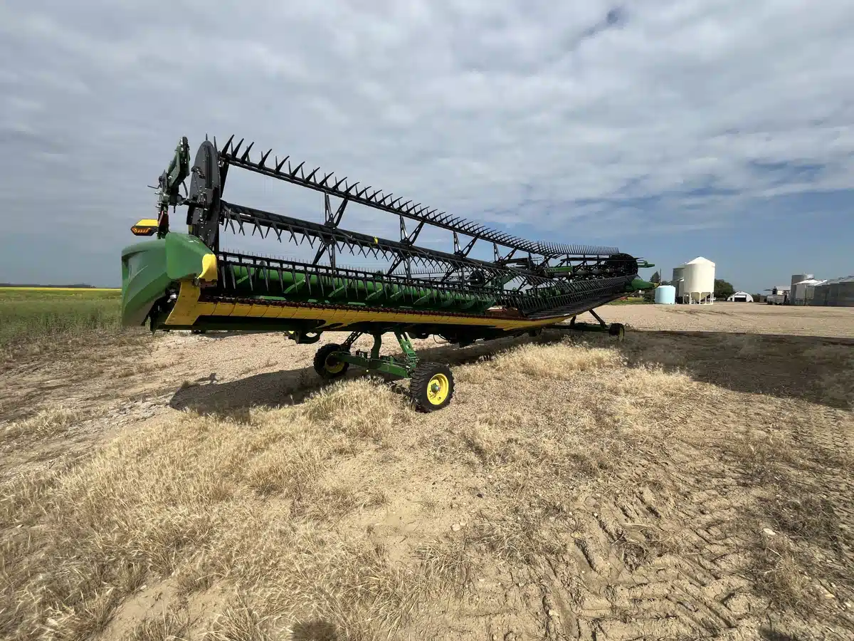 Gallery image 1 for Used 2022 John Deere HD45R Header - Draper
