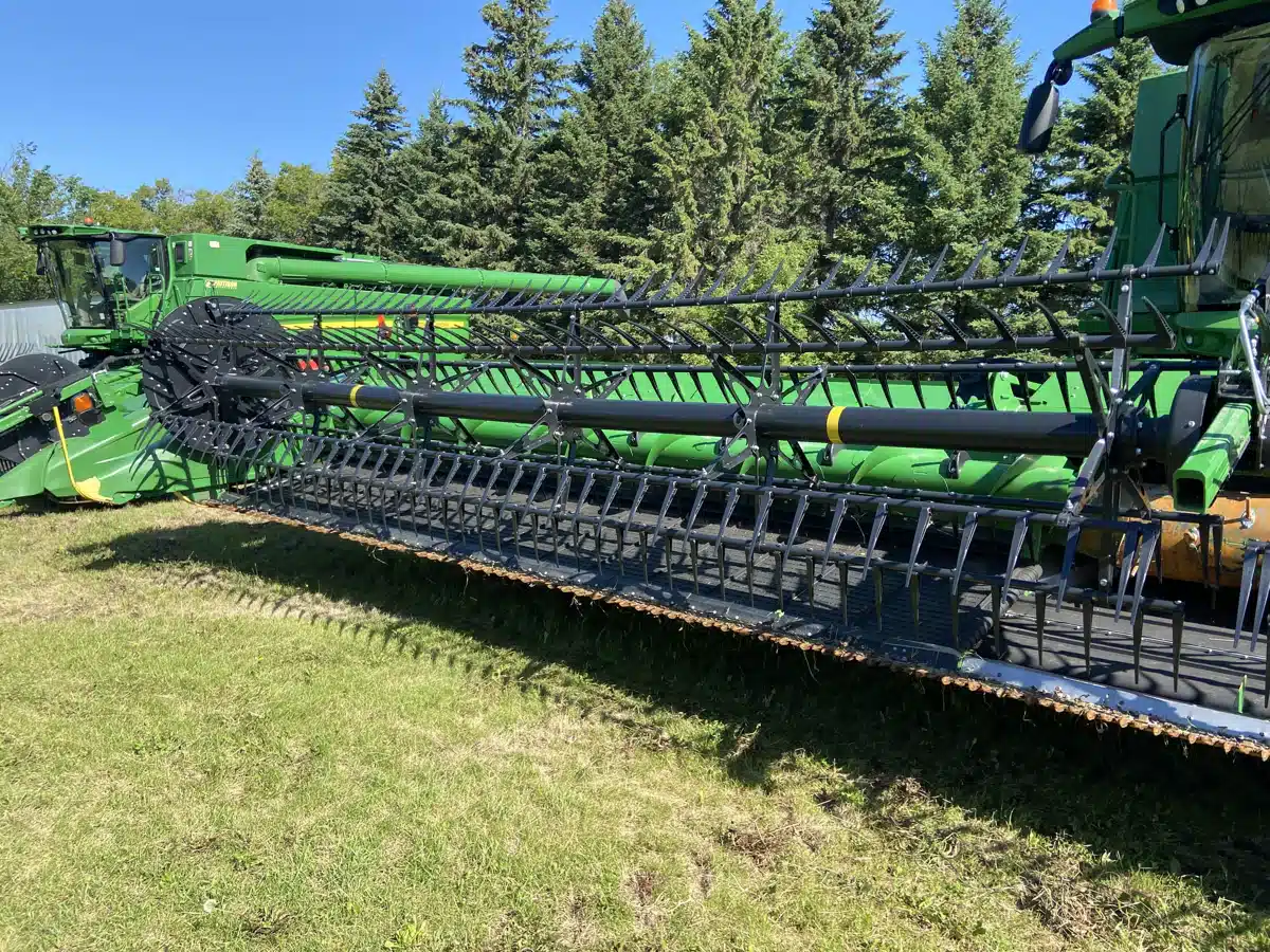 Gallery image 2 for Used 2023 John Deere HD45R Header - Draper