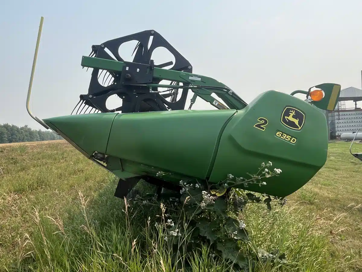 Gallery image 2 for Used 2013 John Deere 635D Header - Draper