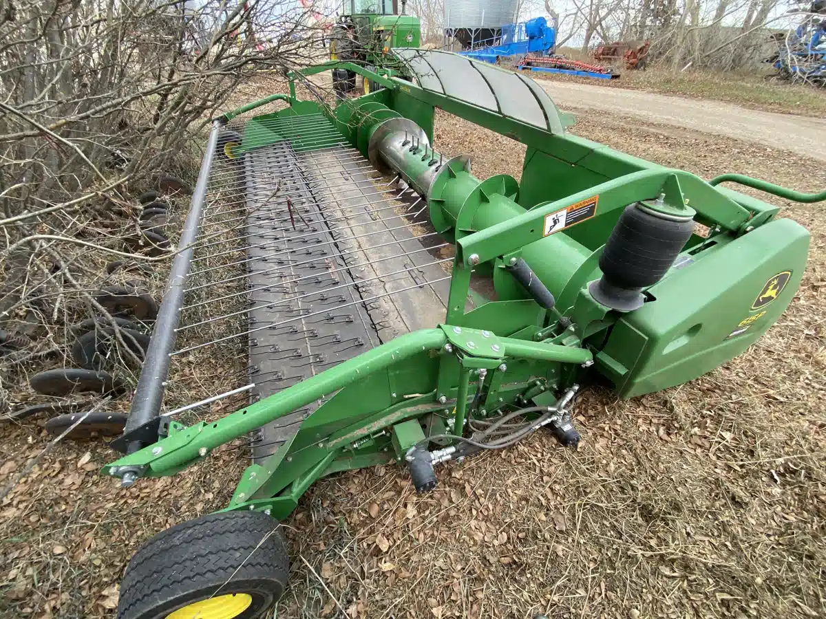 Gallery image 1 for Used 2017 John Deere 615P Header - Draper