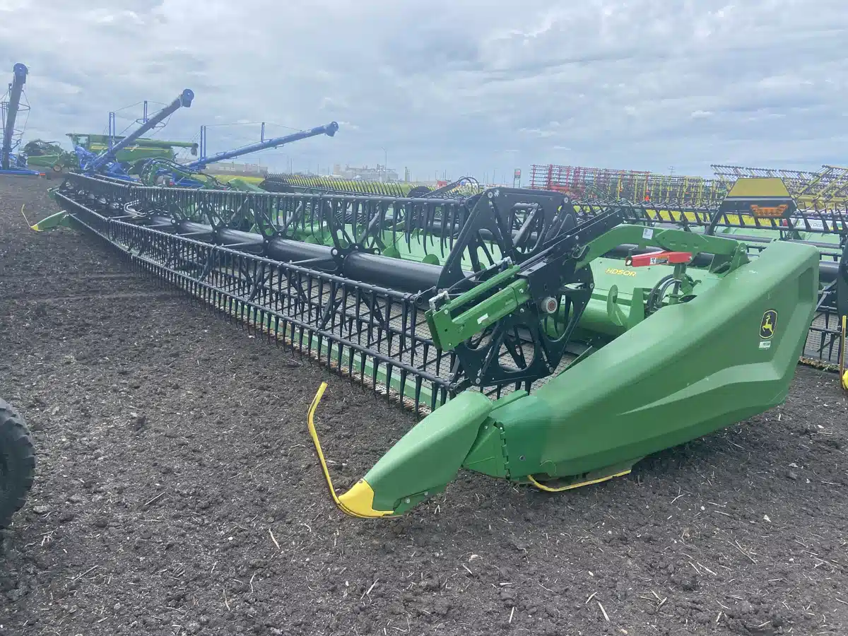 Gallery image 1 for Used 2021 John Deere HD50R Header - Draper