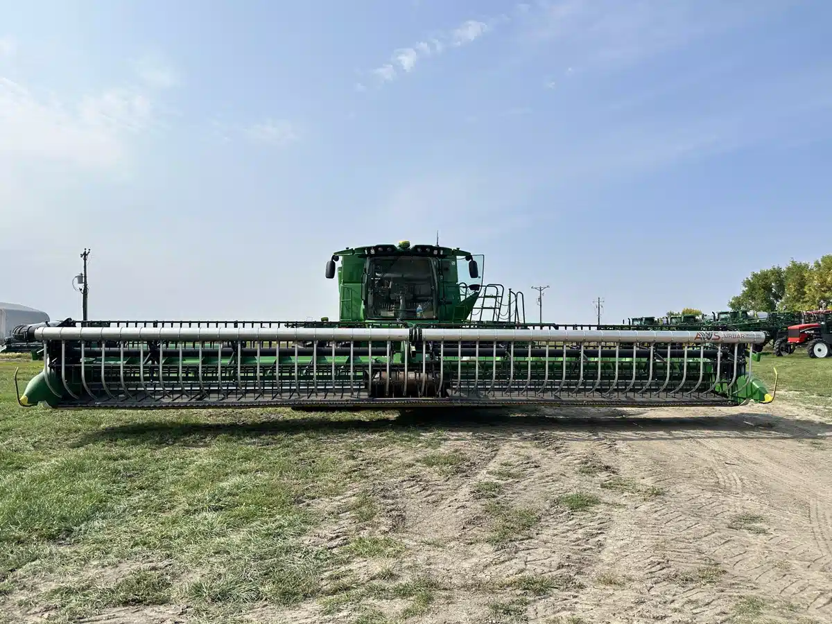 Gallery image 2 for Used 2021 John Deere RD40F Header - Flex