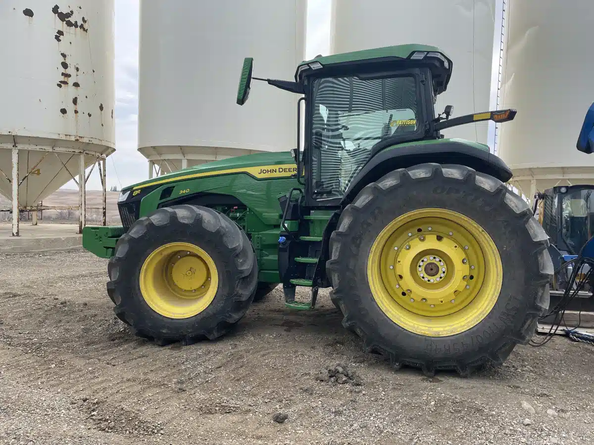 Gallery image 2 for Used 2025 John Deere 8R 340 Tractor
