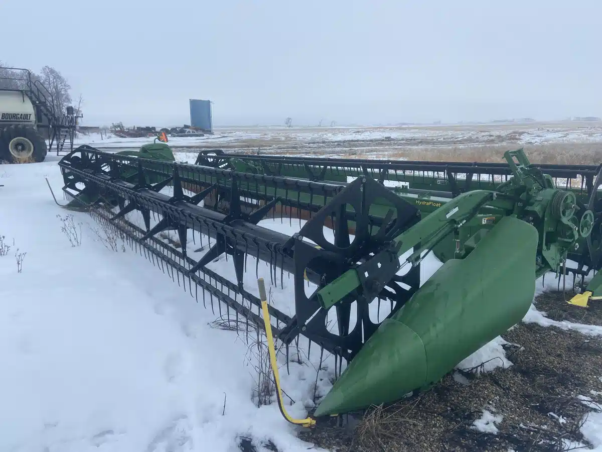 Gallery image 1 for Used 2009 John Deere 630D Header - Draper