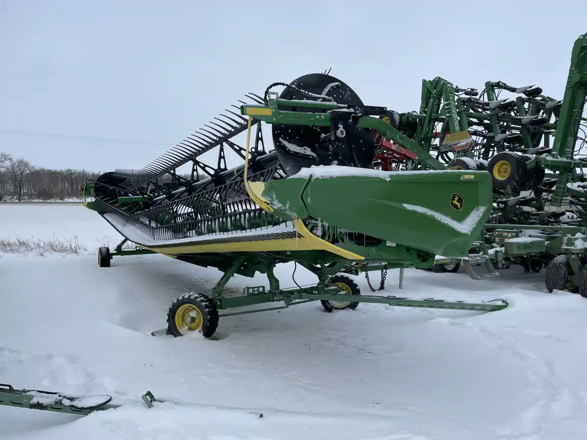 Gallery image 1 for Used 2024 John Deere HD45R Header - Draper