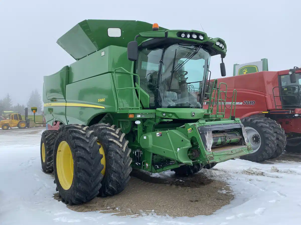Gallery image 2 for Used 2013 John Deere S680 Combine