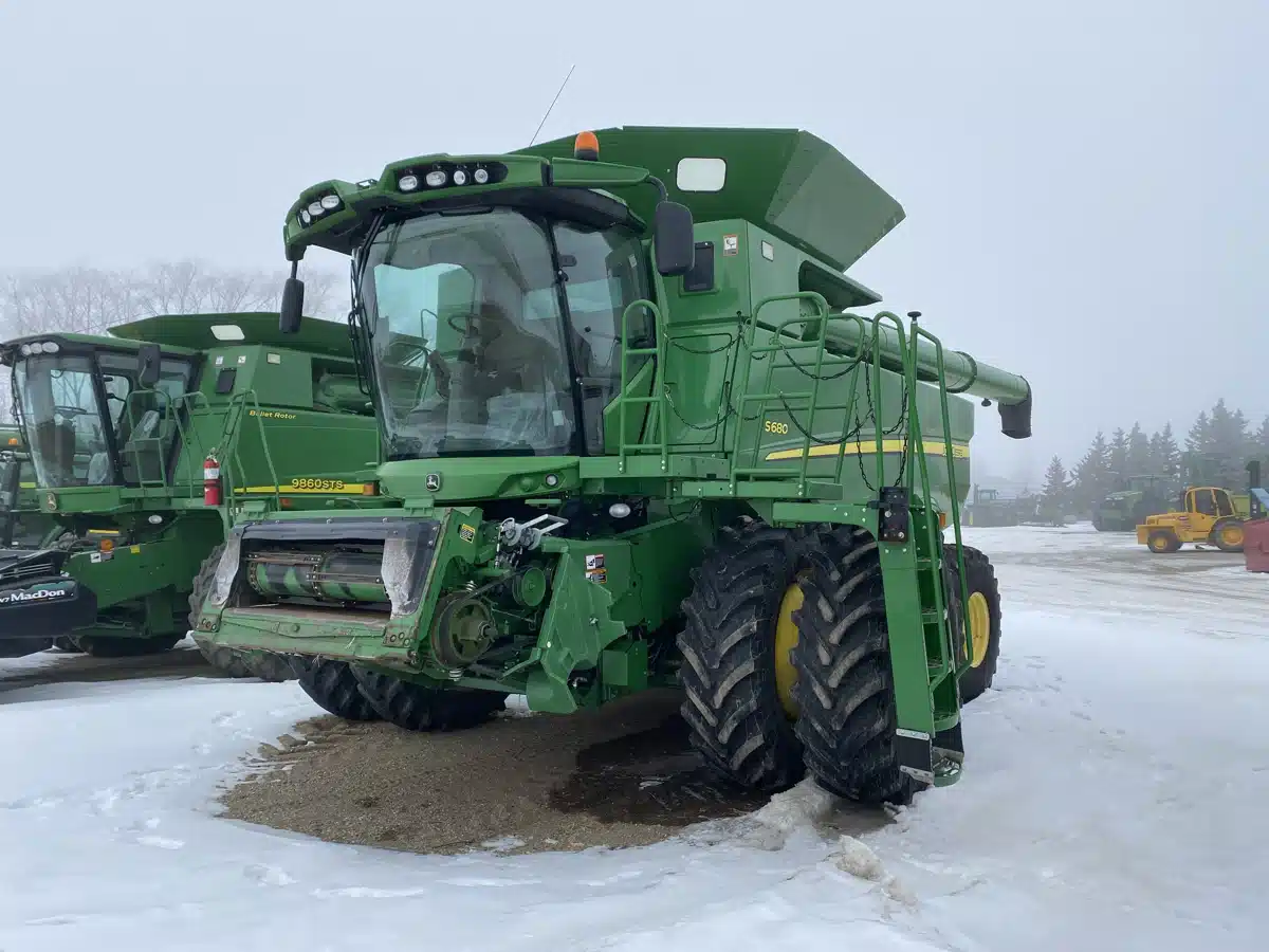 Gallery image 1 for Used 2013 John Deere S680 Combine