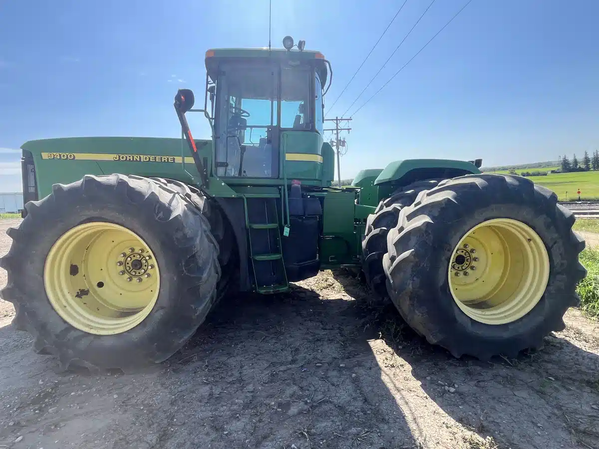 Gallery image 2 for Used 2001 John Deere 9400 Tractor