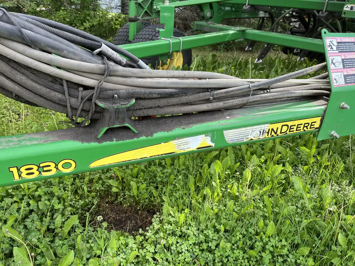 Gallery image 2 for Used 2008 John Deere 1830 Air Drill