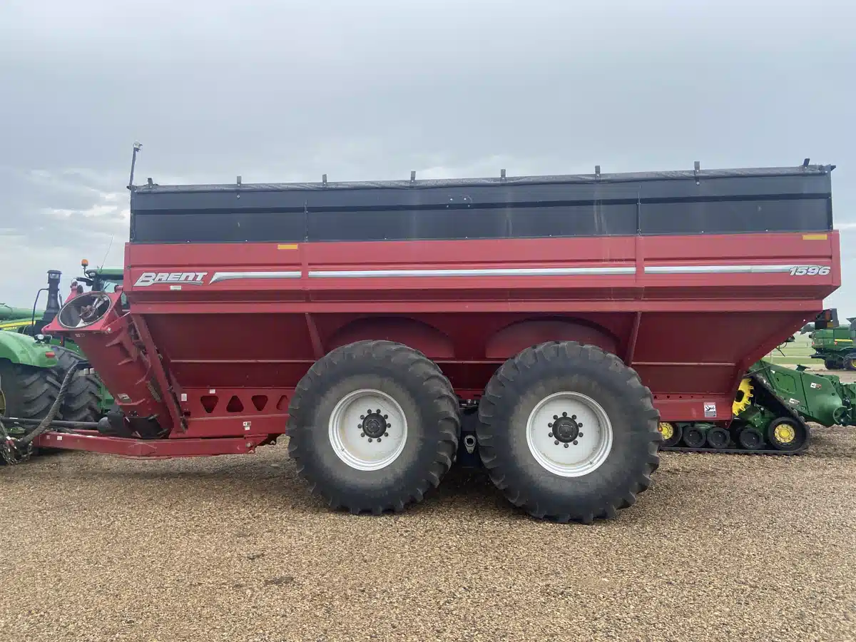 Gallery image 2 for Used 2021 Brent 1596 Grain Cart